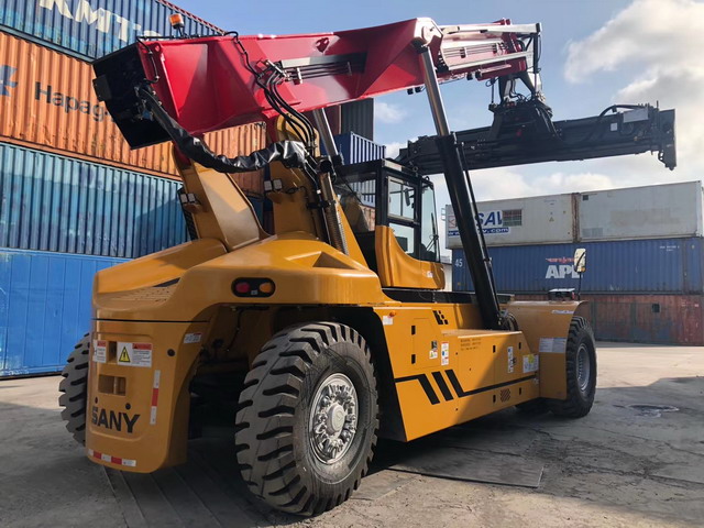 集裝箱裝車.jpg 集裝箱裝車.jpg